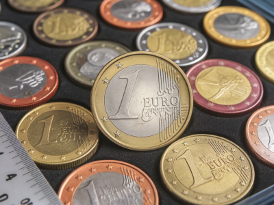 Welche microverschleißmuster verraten die tatsächliche umlaufdauer einer münze und wie misst man sie